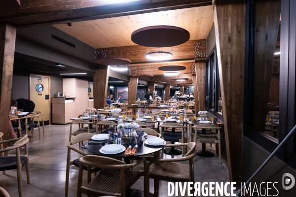 La reunion : construction du gite du volcan