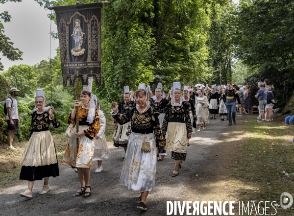 Procession du pardon de la grande Troménie de Locronan en 2025 