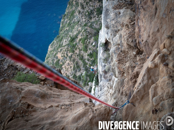 Grimpeur dans les calanques