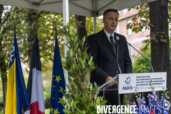 Mémorial du génocide de Srebrenica au cimetière Père Lachaise