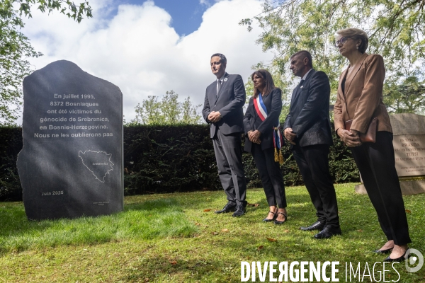 Mémorial du génocide de Srebrenica au cimetière Père Lachaise