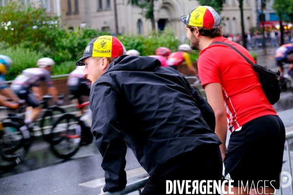 Au passage du Tour de France à Paris