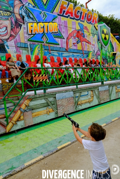 A la fête foraine aux Tuileries