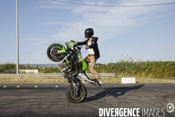 L association SOS Rodéo organise une session sur Bordeaux de Cross-Bitume