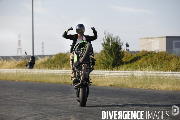 L association SOS Rodéo organise une session sur Bordeaux de Cross-Bitume