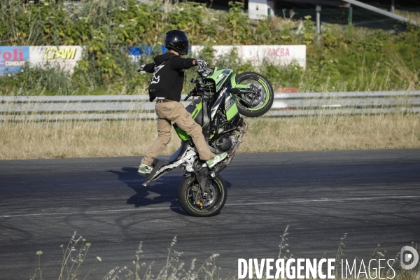 L association SOS Rodéo organise une session sur Bordeaux de Cross-Bitume