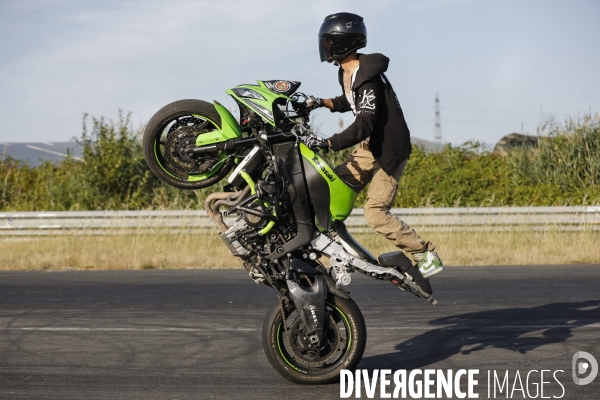 L association SOS Rodéo organise une session sur Bordeaux de Cross-Bitume