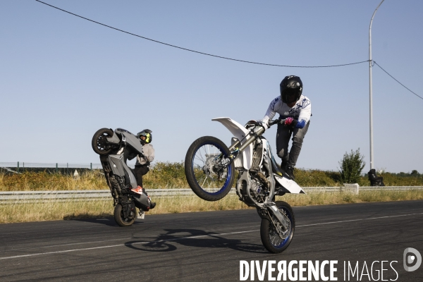 L association SOS Rodéo organise une session sur Bordeaux de Cross-Bitume