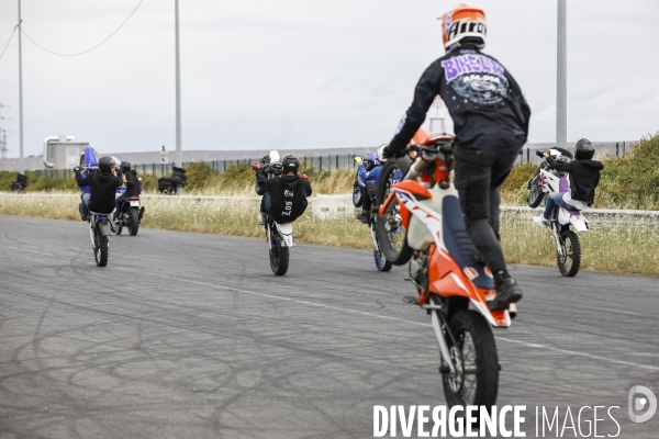 L association SOS Rodéo organise une session sur Bordeaux de Cross-Bitume