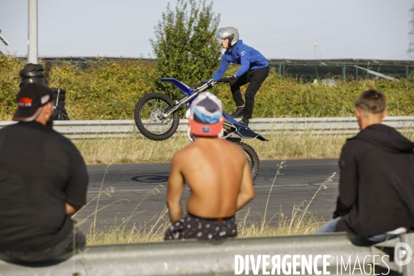 L association SOS Rodéo organise une session sur Bordeaux de Cross-Bitume