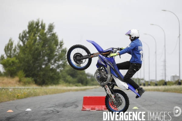 L association SOS Rodéo organise une session sur Bordeaux de Cross-Bitume