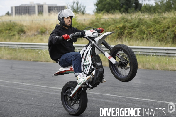 L association SOS Rodéo organise une session sur Bordeaux de Cross-Bitume