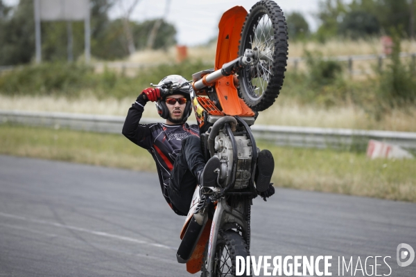 L association SOS Rodéo organise une session sur Bordeaux de Cross-Bitume