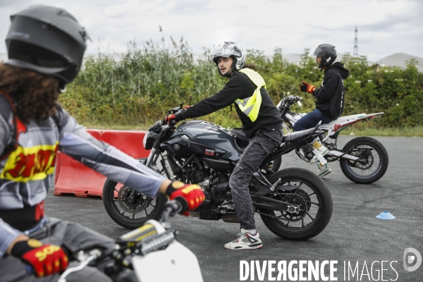 L association SOS Rodéo organise une session sur Bordeaux de Cross-Bitume