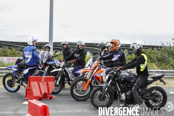 L association SOS Rodéo organise une session sur Bordeaux de Cross-Bitume