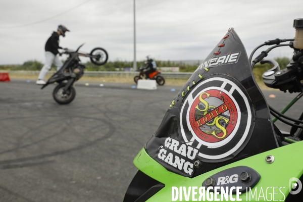 L association SOS Rodéo organise une session sur Bordeaux de Cross-Bitume