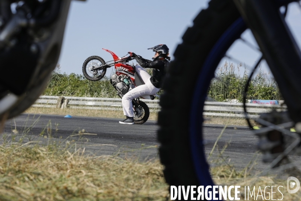 L association SOS Rodéo organise une session sur Bordeaux de Cross-Bitume