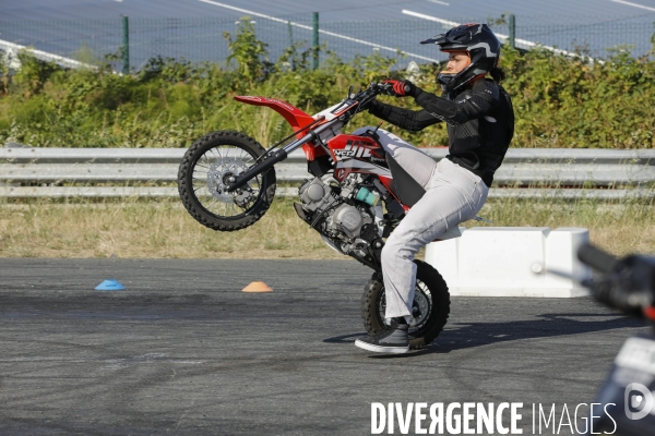 L association SOS Rodéo organise une session sur Bordeaux de Cross-Bitume