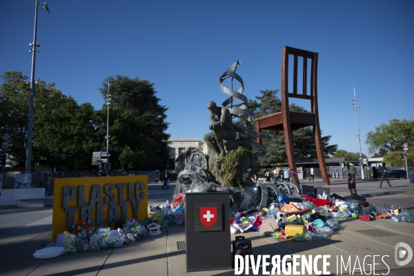 Genève. Inauguration de l’installation “Le fardeau du penseur”