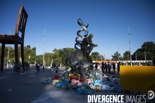 Genève. Inauguration de l’installation “Le fardeau du penseur”