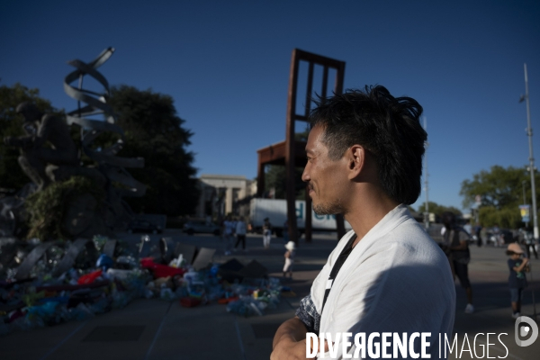 Genève. Inauguration de l’installation “Le fardeau du penseur”