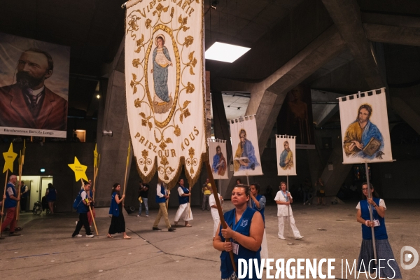 Procession eucharistique - Lourdes