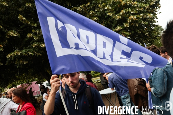 Debout - meeting commun