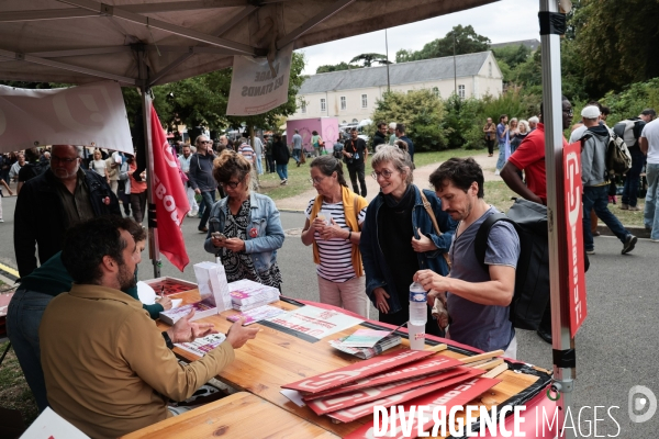 Debout - meeting commun