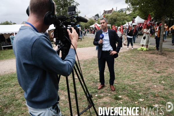 Debout - meeting commun
