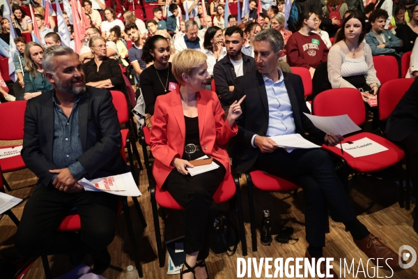 Debout - meeting commun