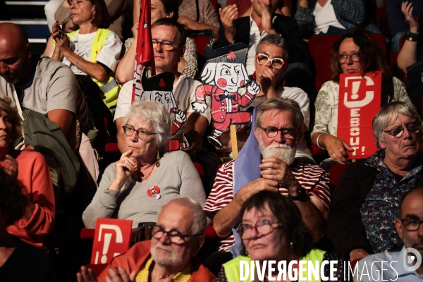 Debout - meeting commun