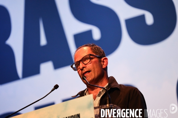 Debout - meeting commun