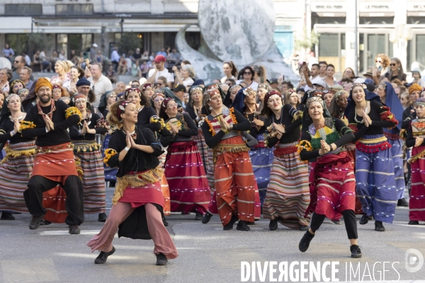Défilé de la Biennale de la Danse de Lyon