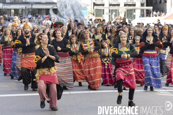 Défilé de la Biennale de la Danse de Lyon