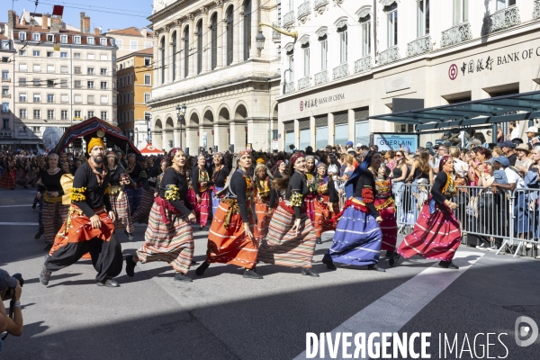 Défilé de la Biennale de la Danse de Lyon