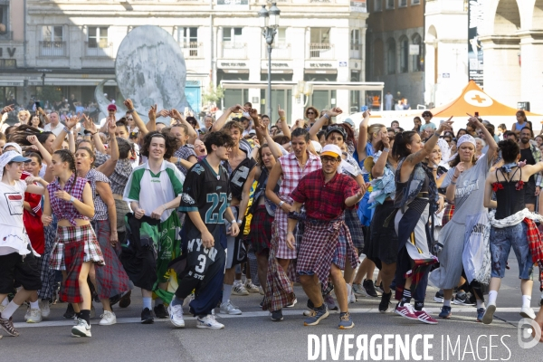Défilé de la Biennale de la Danse de Lyon