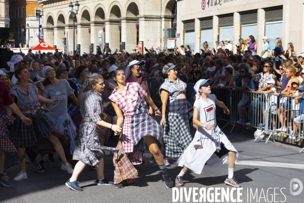 Défilé de la Biennale de la Danse de Lyon