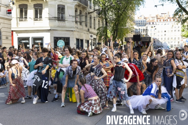 Défilé de la Biennale de la Danse de Lyon