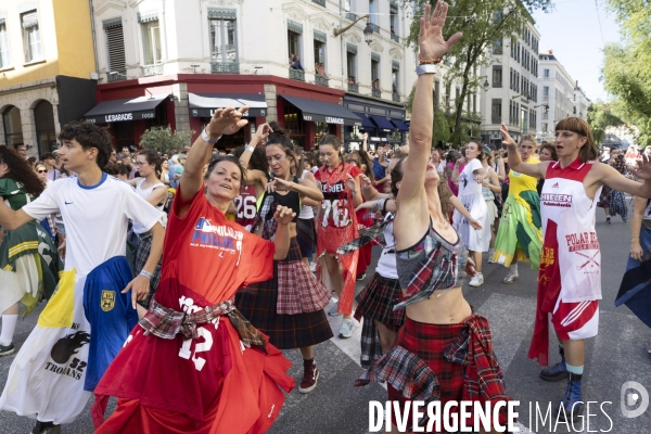 Défilé de la Biennale de la Danse de Lyon