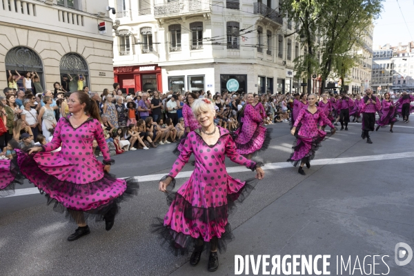 Défilé de la Biennale de la Danse de Lyon