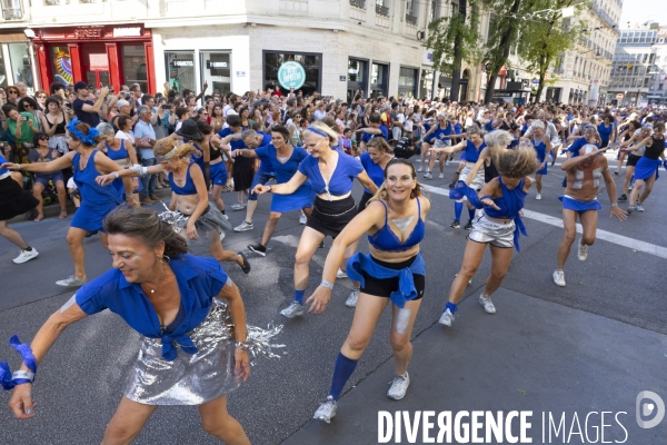 Défilé de la Biennale de la Danse de Lyon
