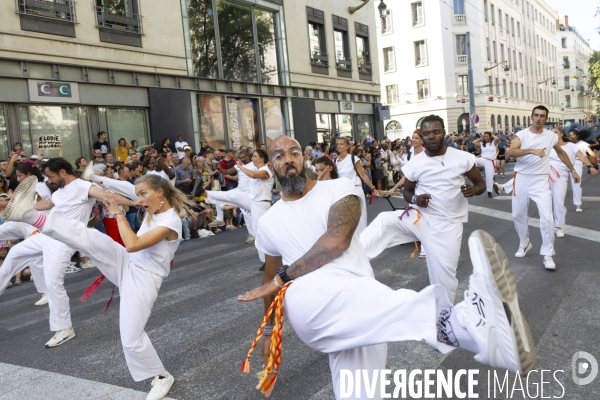 Défilé de la Biennale de la Danse de Lyon