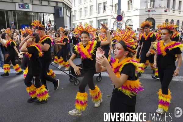 Défilé de la Biennale de la Danse de Lyon