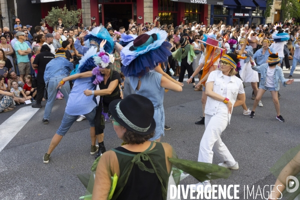 Défilé de la Biennale de la Danse de Lyon