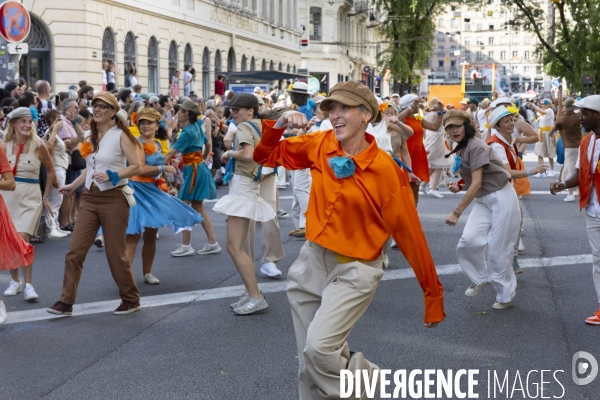 Défilé de la Biennale de la Danse de Lyon