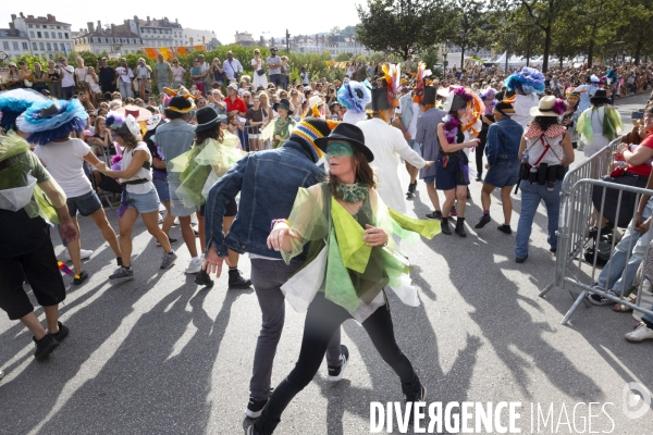 Défilé de la Biennale de la Danse de Lyon