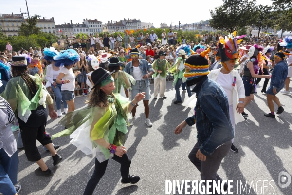 Défilé de la Biennale de la Danse de Lyon