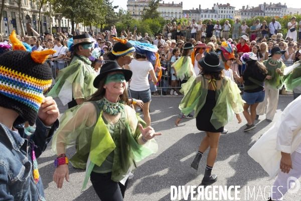 Défilé de la Biennale de la Danse de Lyon