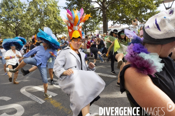 Défilé de la Biennale de la Danse de Lyon