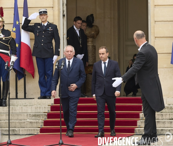 Passation de pouvoir Bayrou-Lecornu à Matignon